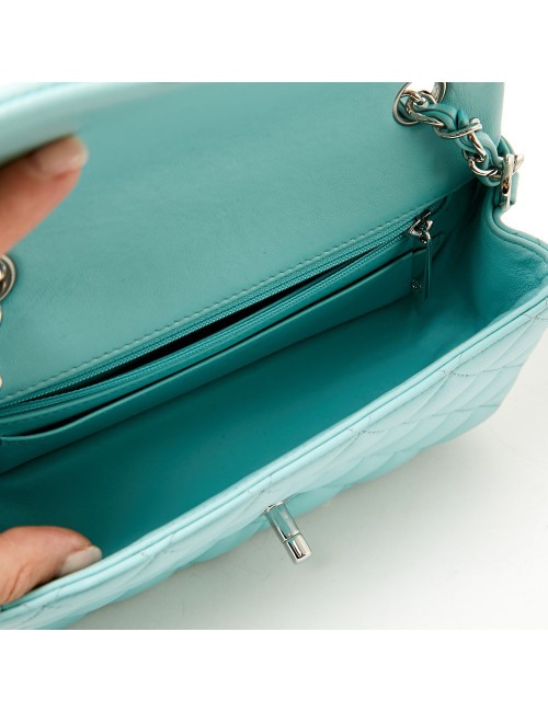Timeless CHANEL cuir lisse turquoise