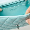 Timeless CHANEL cuir lisse turquoise