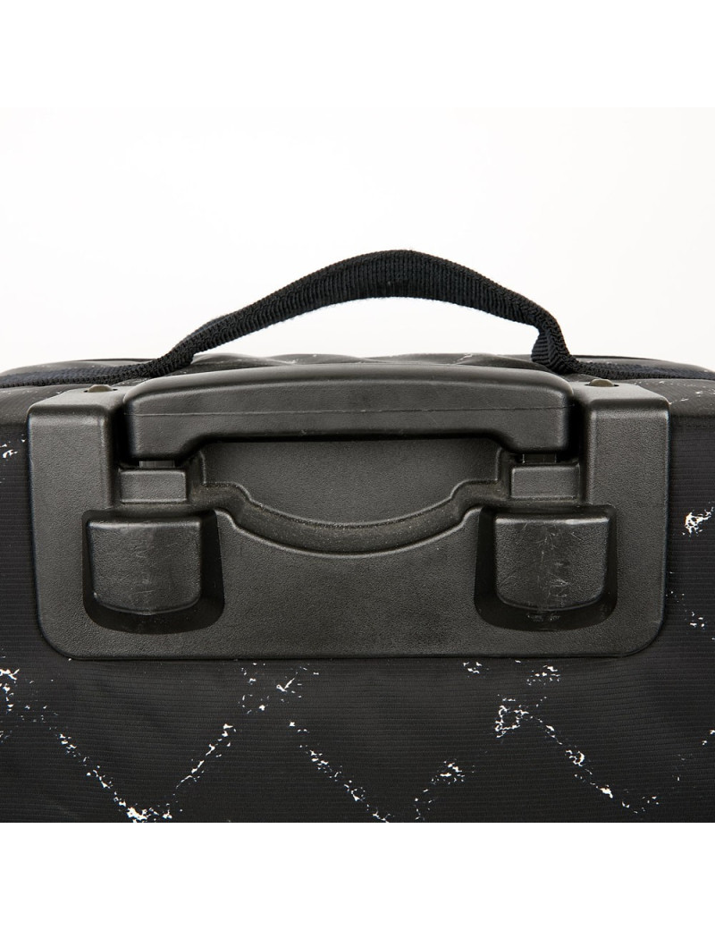  a reparer  roue Valise CHANEL en toile 