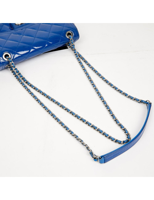 Timeless CHANEL cuir verni bleu