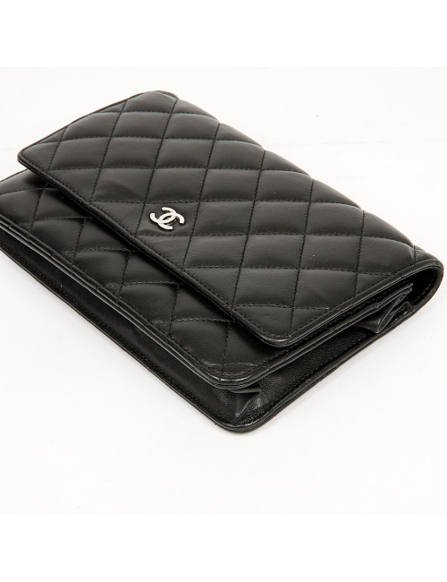 Wallet on chain CHANEL cuir matelassé noir