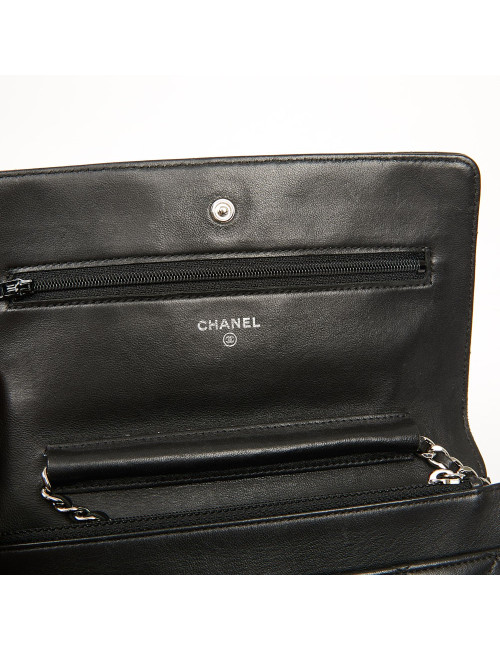 Wallet on chain CHANEL cuir matelassé noir