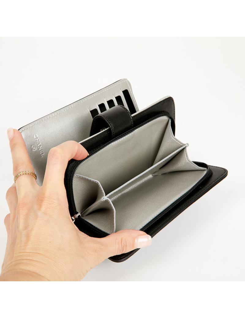 Porte monnaie CHANEL cuir embossé 