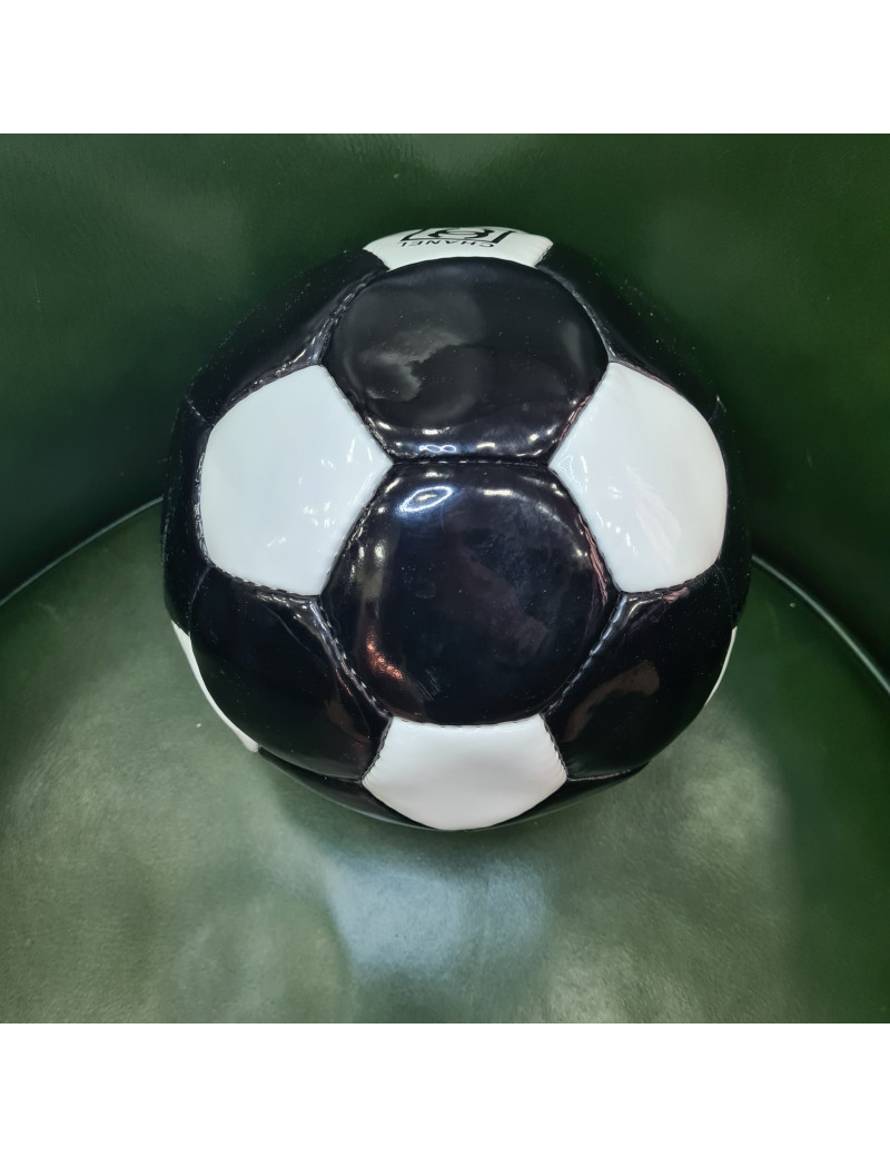 Ballon verni CHANEL noir CC