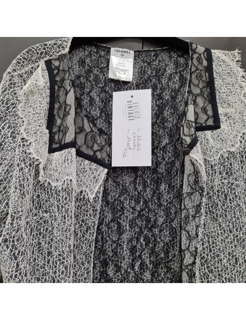Blouse veste CHANEL T 42 dentelle noire et blanche