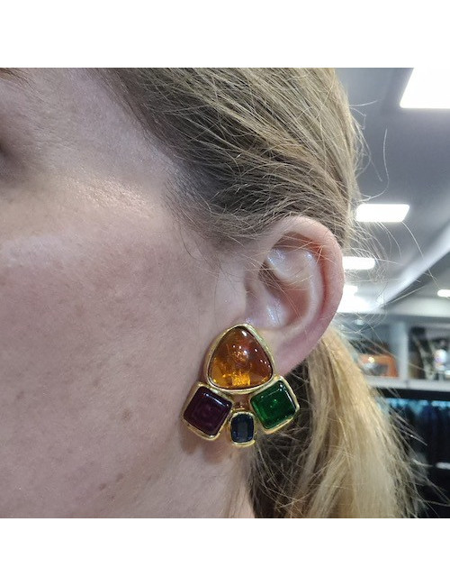 Boucles d'oreille clips CHANEL Couture pâte de verre