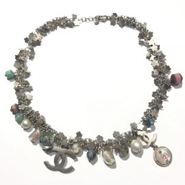 Chanel silver necklace enameled pearls
