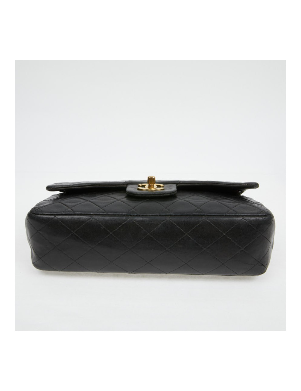 Timeless CHANL cuir d'agneau noir Vintage