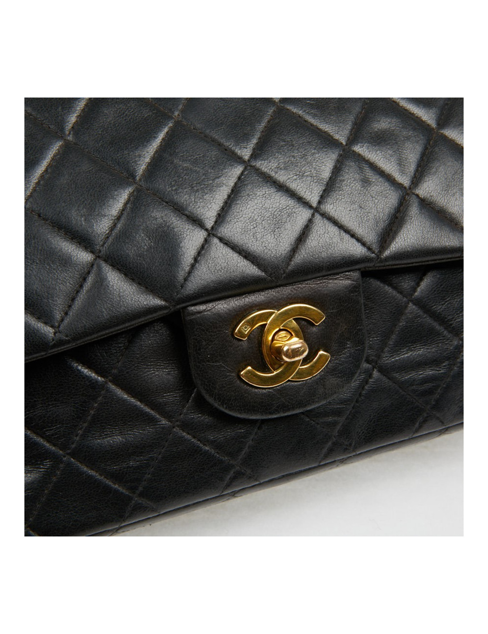 Timeless CHANL cuir d'agneau noir Vintage