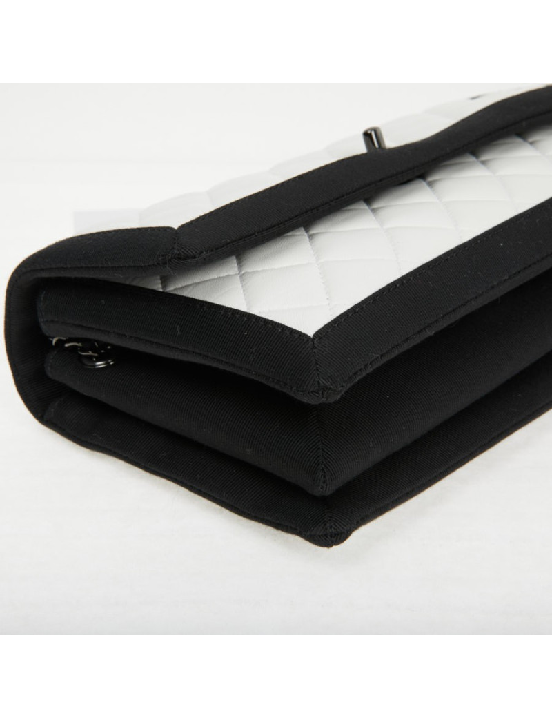 Sac à main Chanel cuir blanc gansé de noir