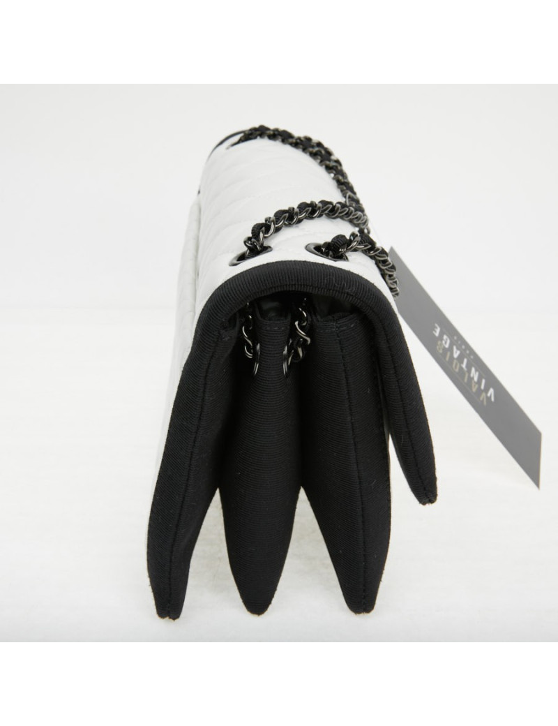 Sac à main Chanel cuir blanc gansé de noir