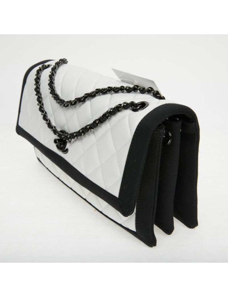 Sac à main Chanel cuir blanc gansé de noir