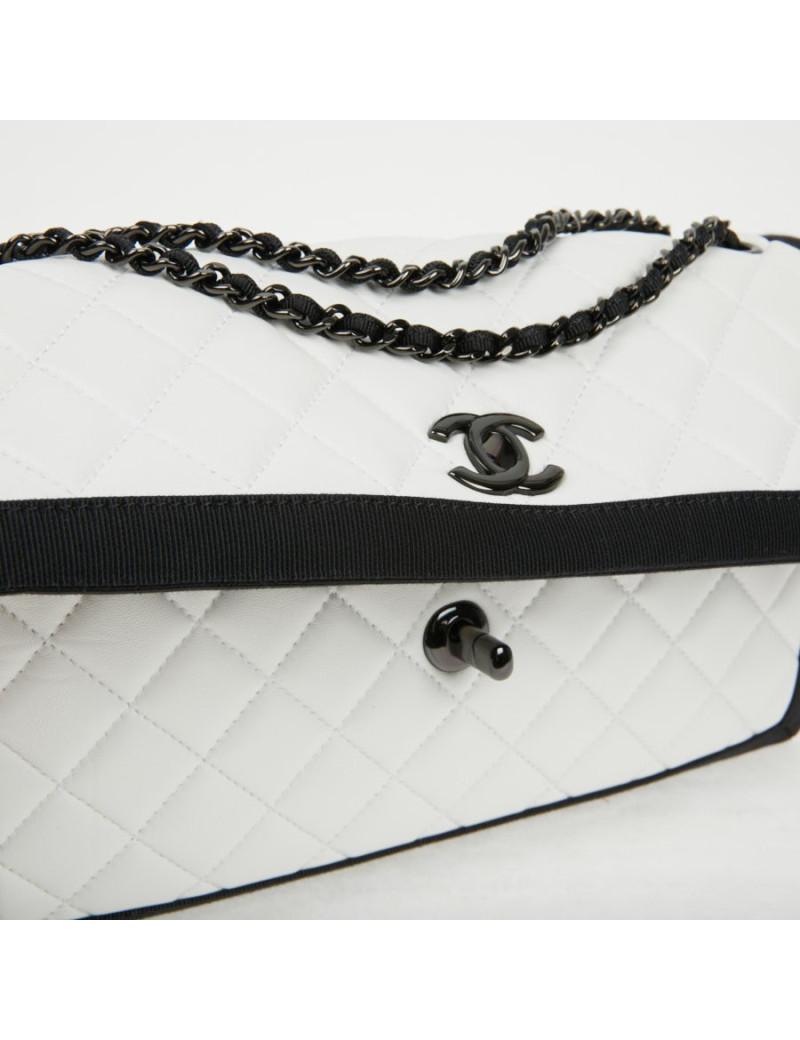 Sac à main Chanel cuir blanc gansé de noir
