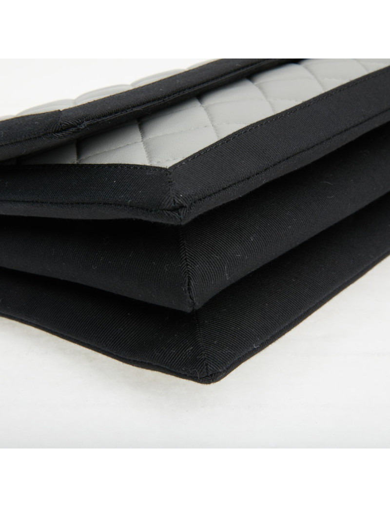 Sac CHANEL cuir gris gansé en noir