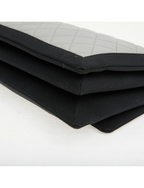 Sac CHANEL cuir gris gansé en noir