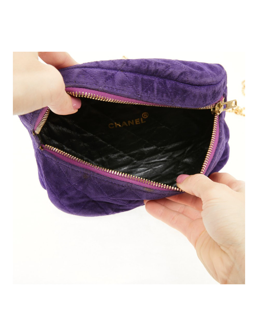 CHANEL Vintage purple velvet fanny pack