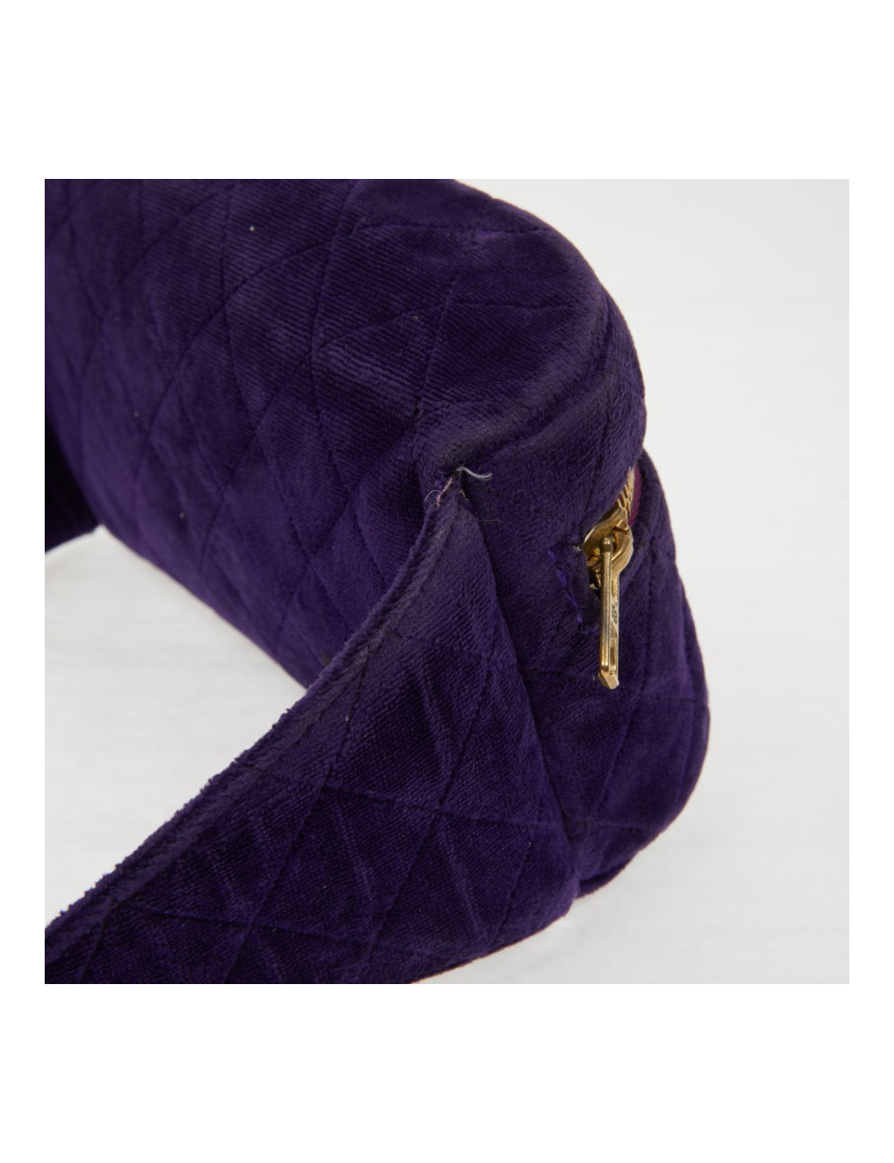CHANEL Vintage purple velvet fanny pack