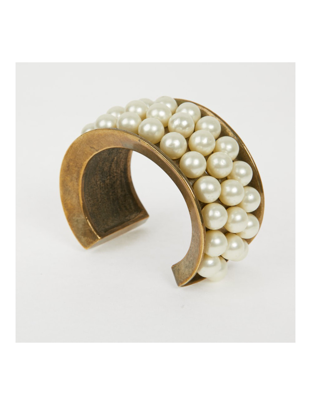 Manchette CHANEL rigide perles nacrées