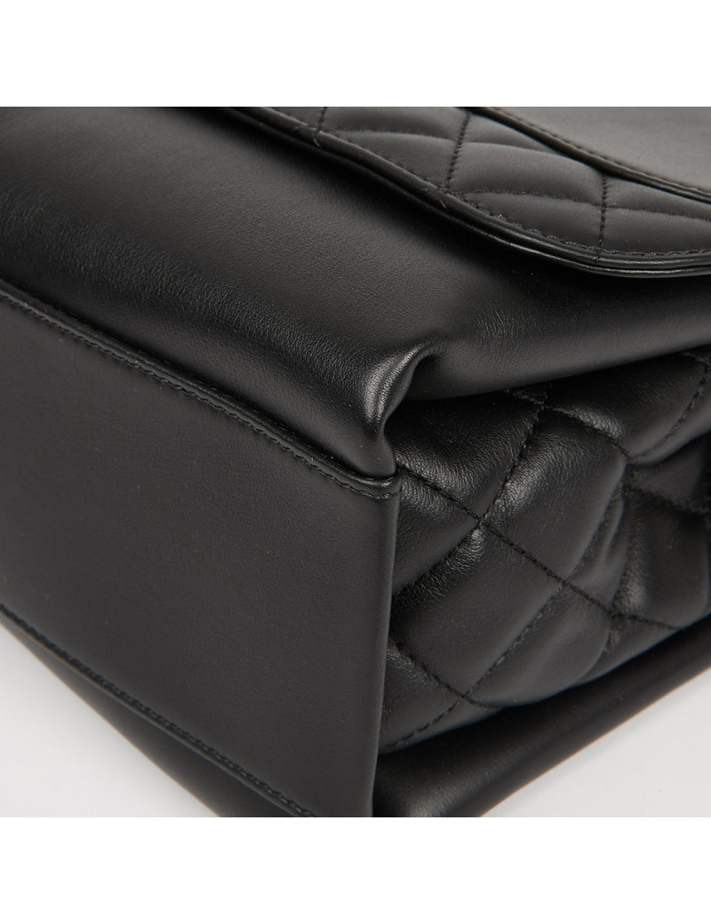 Sac à main CHANEL cuir lisse et matelassé noir