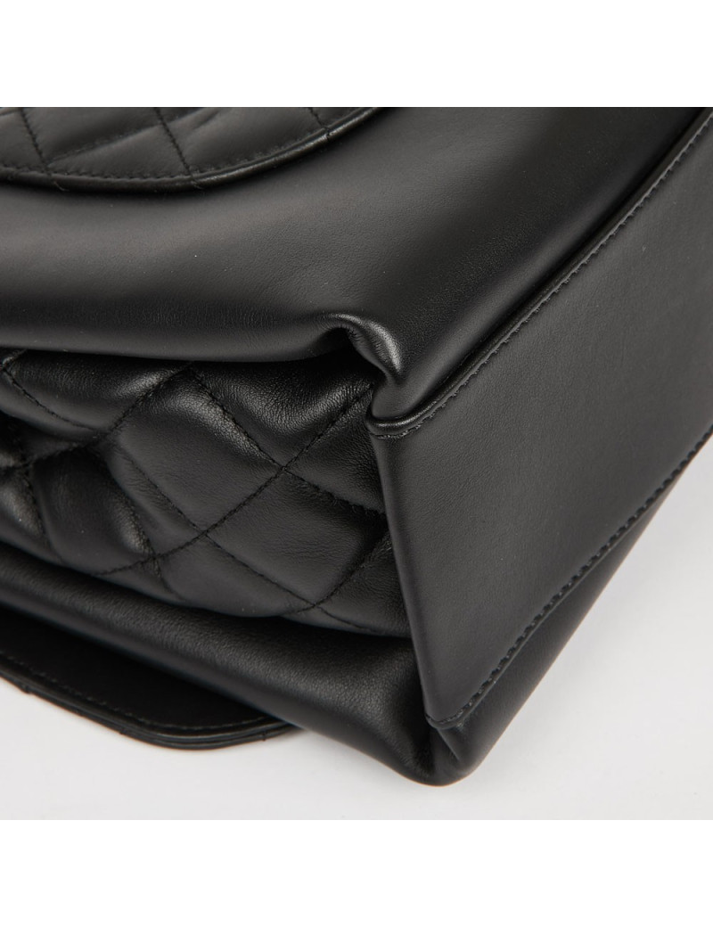 Sac à main CHANEL cuir lisse et matelassé noir
