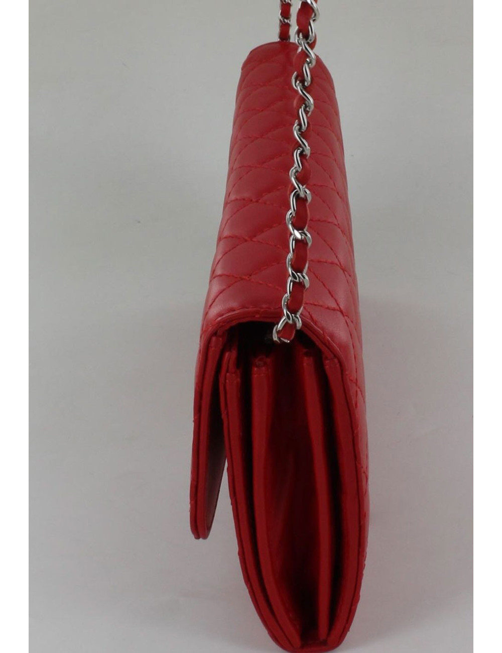 Sac pochette CHANEL en veau lisse rouge