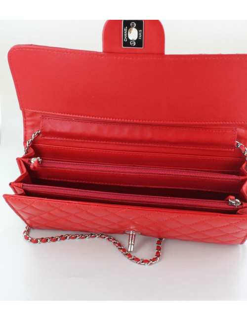 Sac pochette CHANEL en veau lisse rouge