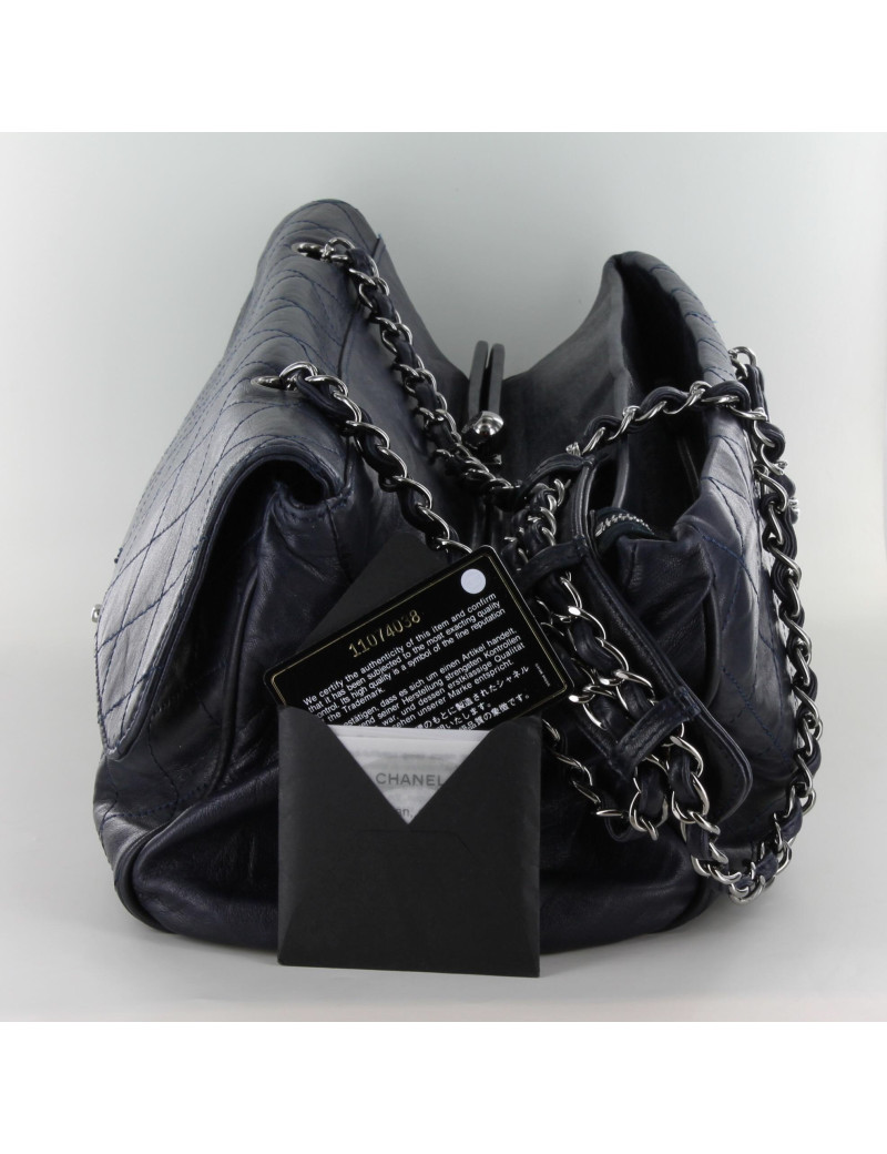 grand sac CHANEL veau lisse bleu