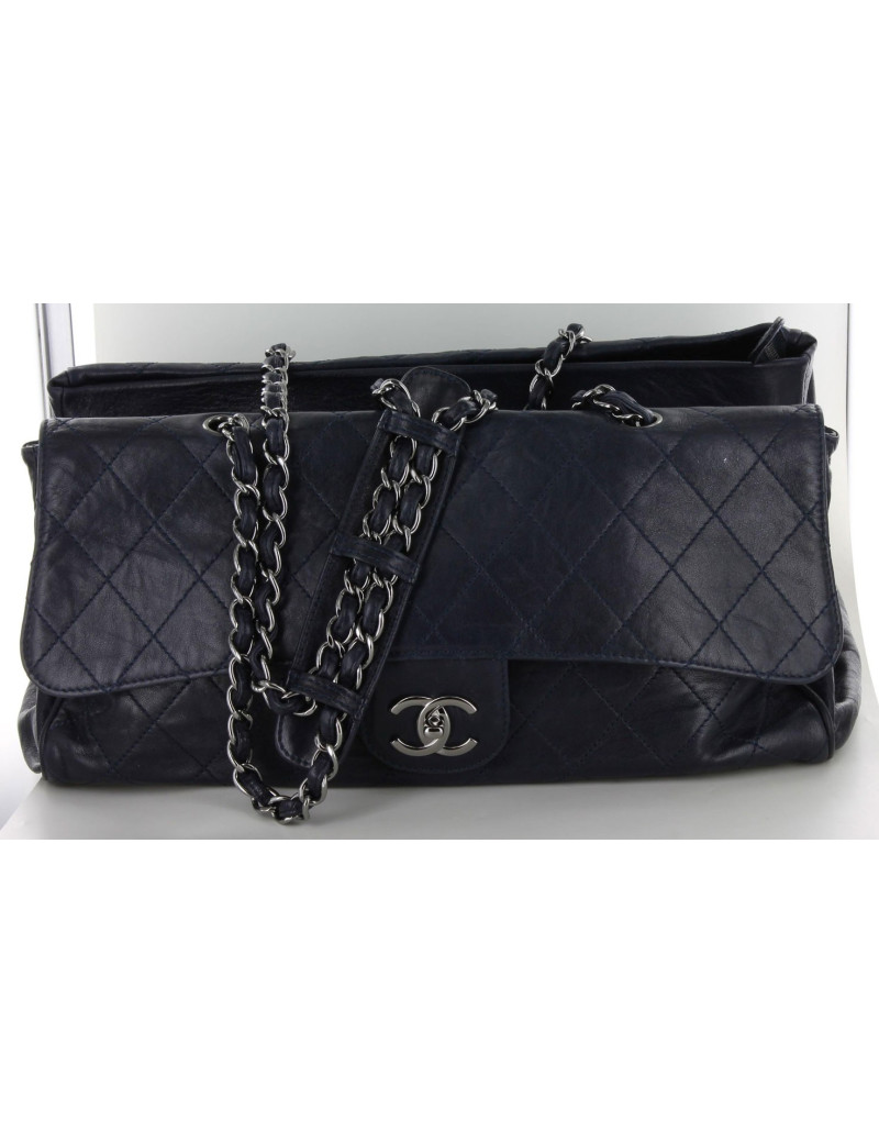 grand sac CHANEL veau lisse bleu