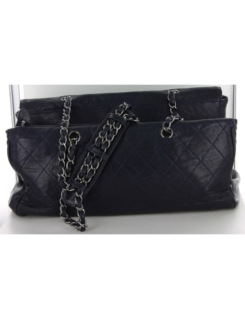 grand sac CHANEL veau lisse bleu