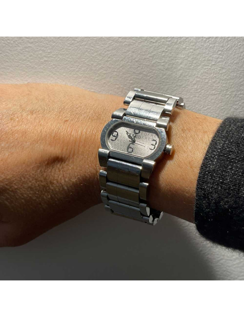 FRED Move One shiny steel