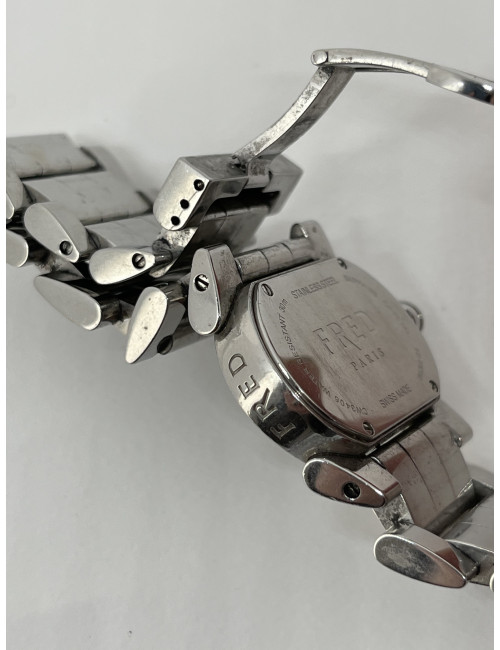 FRED Move One shiny steel