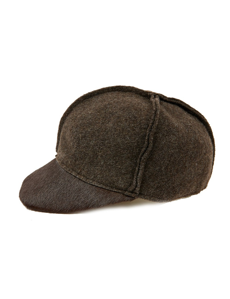 CHANEL Cap in Brown Boiled Wool and Pony Hair - Occasion to shop here