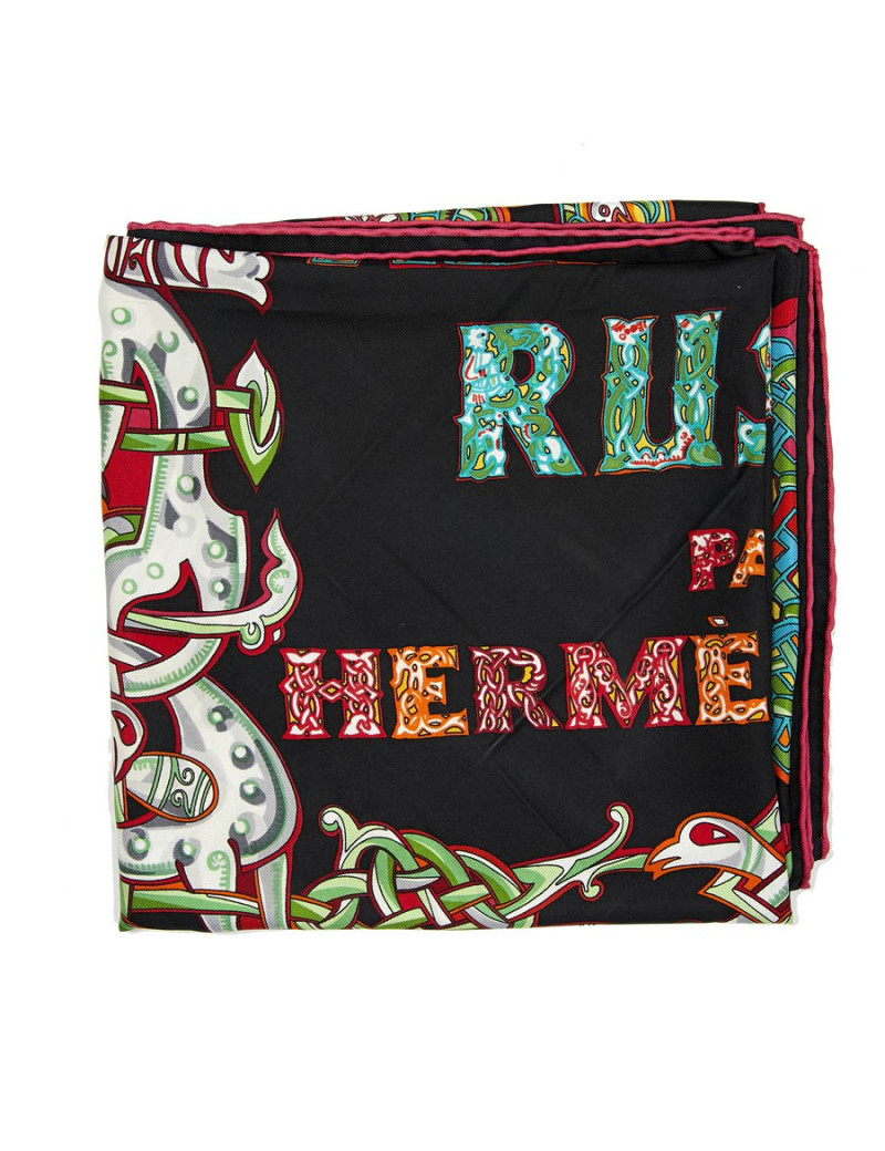 Carré L'Alphabet Russe HERMES en soie noire et multicolore
