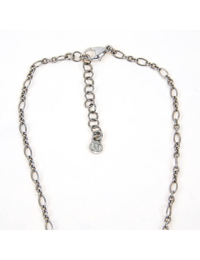 Collier avec pendentif CHANEL 