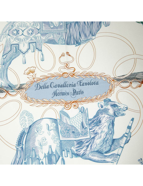 Carré HERMES Della Cavalleria Favolosa en soie blanc bleu rose et vert