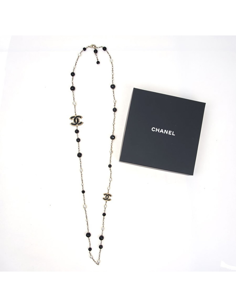 Sautoir CHANEL perles nacrées et noires