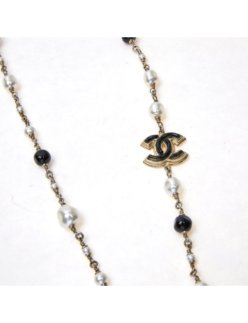 Sautoir CHANEL perles nacrées et noires