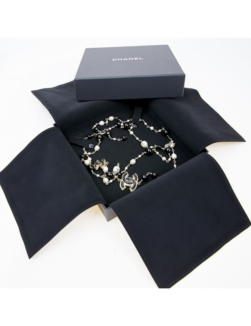 Sautoir CHANEL perles nacrées et noires