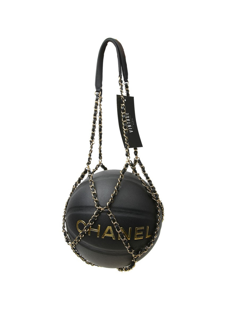 Ballon Chanel avec ses chaînes