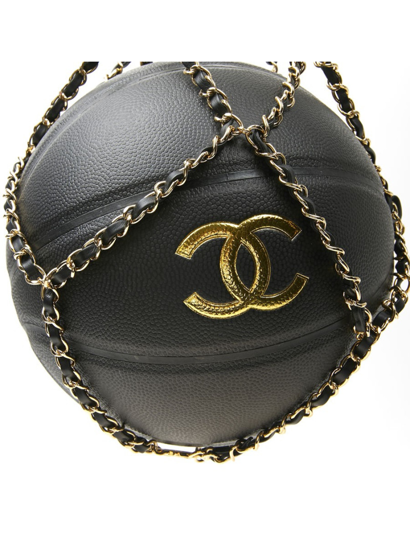 Ballon Chanel avec ses chaînes
