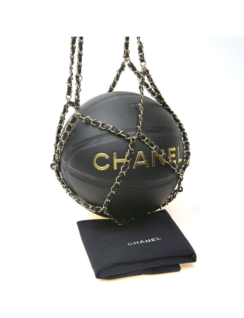 Ballon Chanel avec ses chaînes