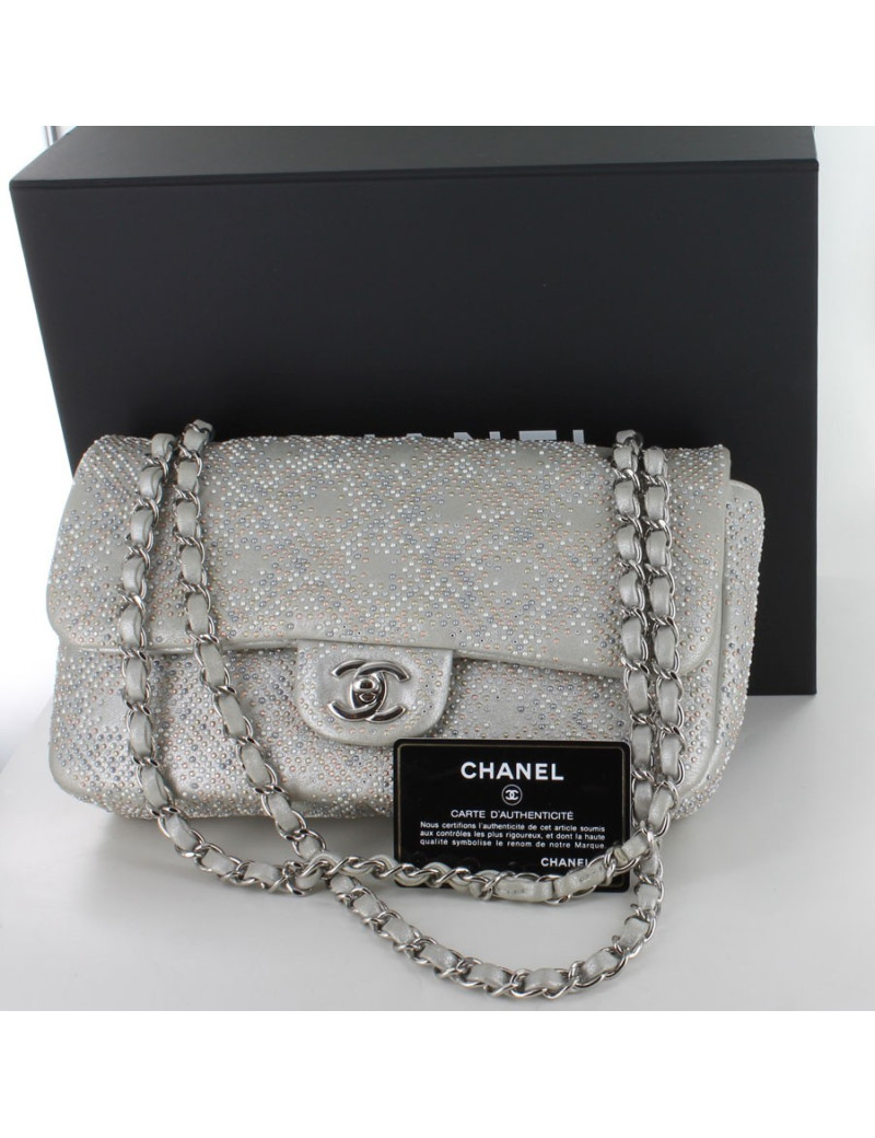 Sac timeless CHANEL veau lisse perlé