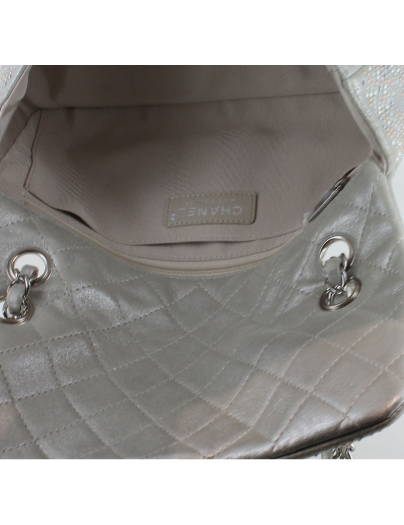 Sac timeless CHANEL veau lisse perlé