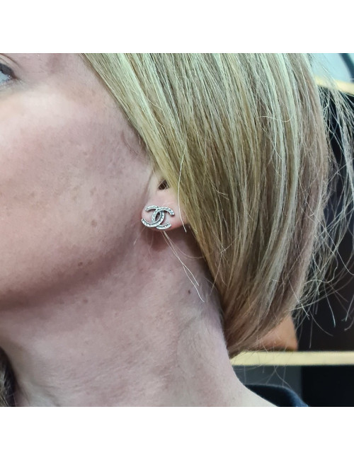 Boucles d'oreille CHANEL  argent vieilli strass