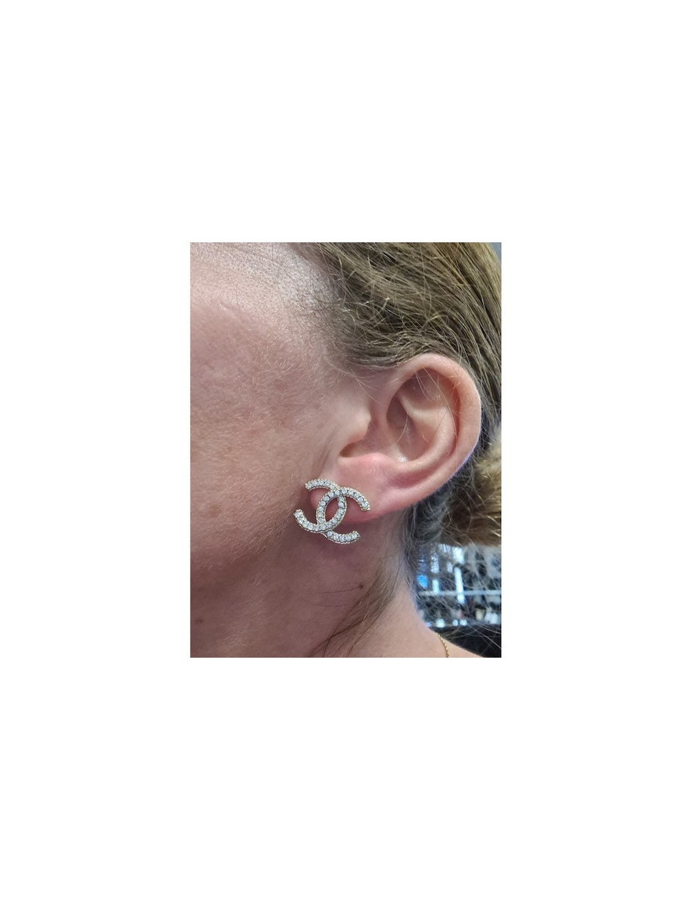 Boucles d'oreille CHANEL strass GM