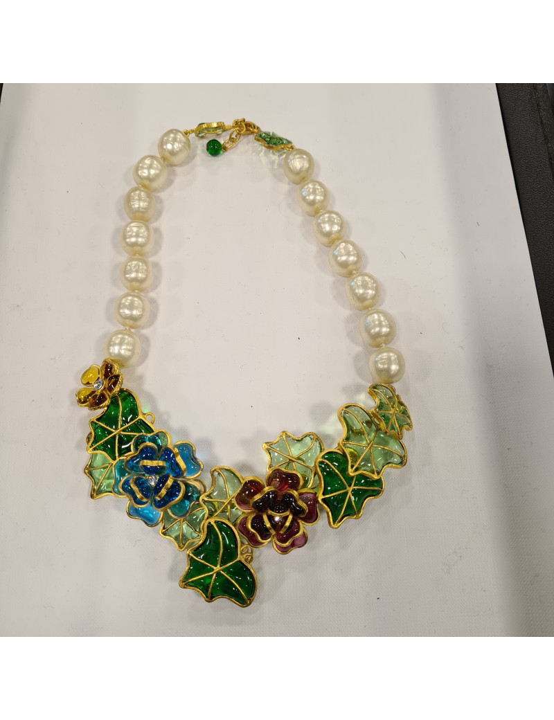 Collier vintage Chanel perles et fleurs en pâte de verre 