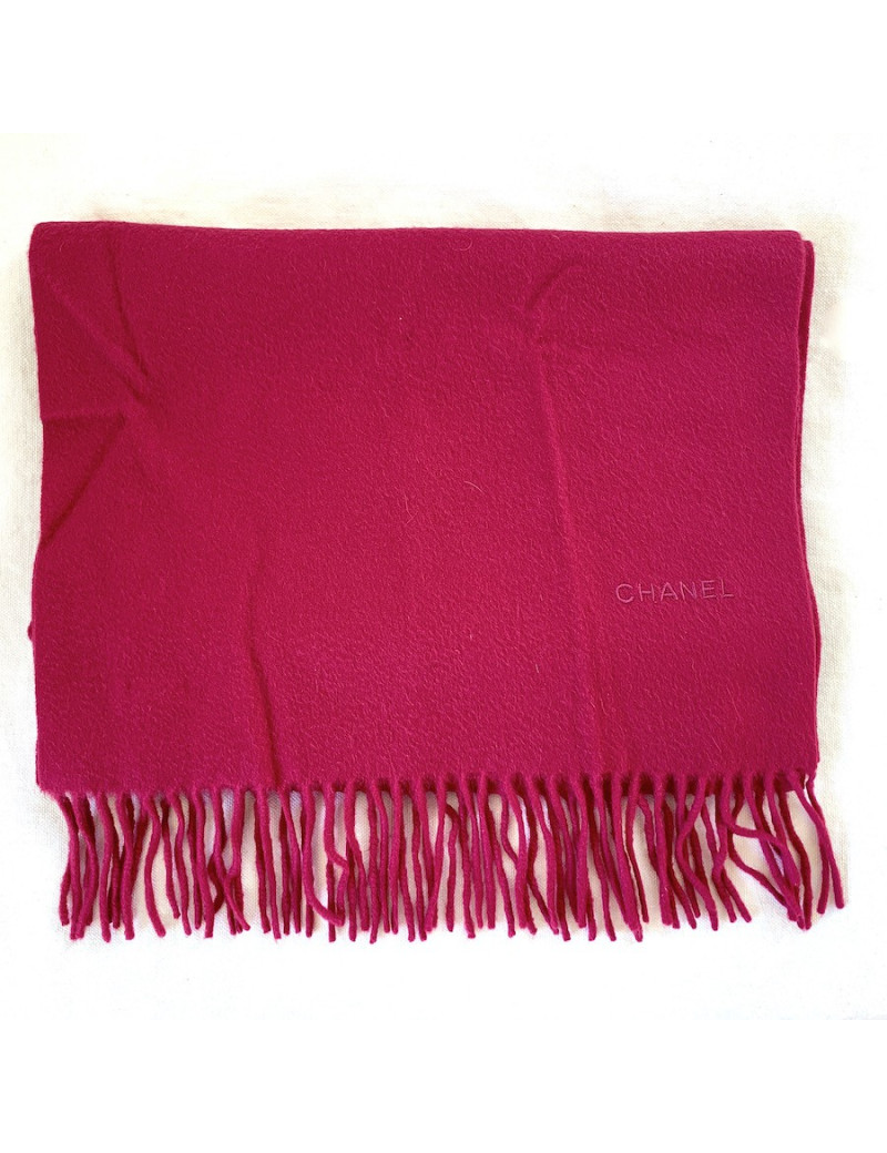 CHANEL fuchsia cashmere scarf