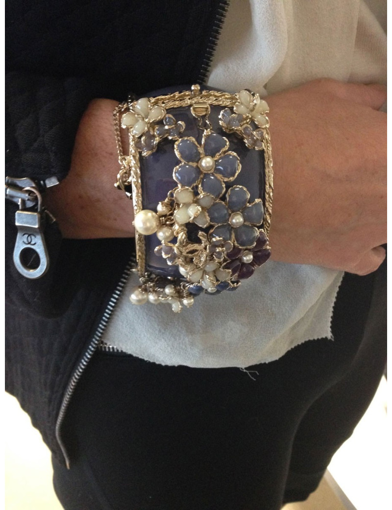 Manchette fleurettes CHANEL