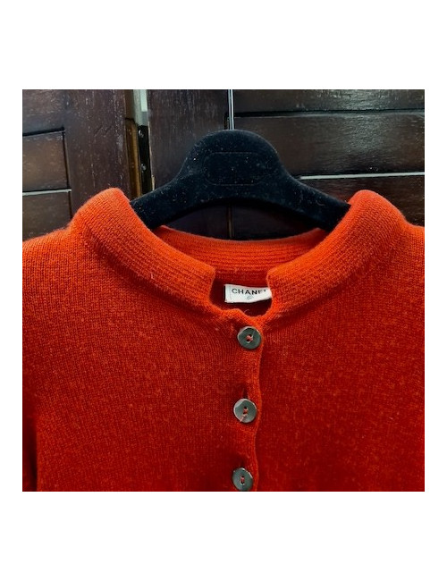 Gilet T  CHANEL  "Paris-Shanghai"en cachemire rouge 