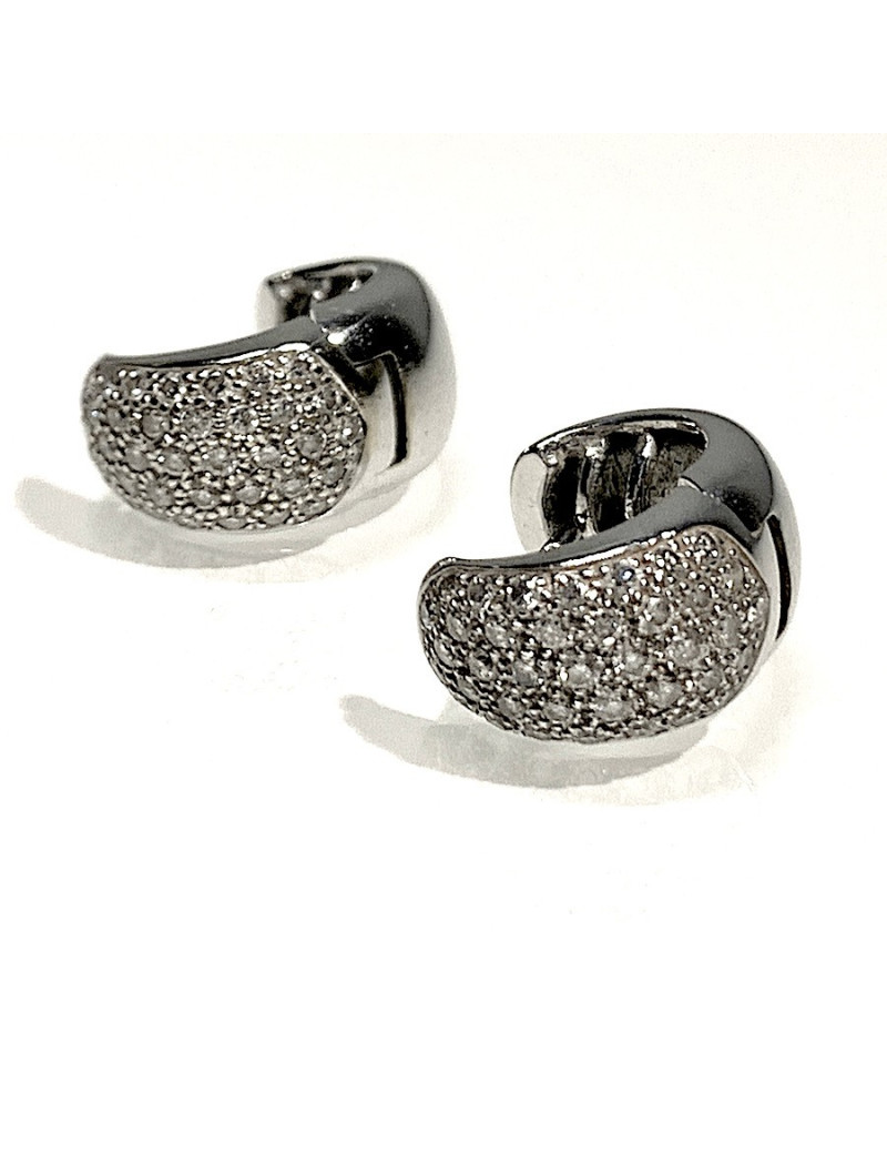 Stud Earrings in White Gold and Diamond Pave 